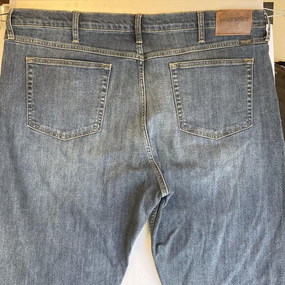 Wrangler Men Jeans 42X30 Blue Denim Button 30" Inseam Straight Leg Mid Rise - Picture 5 of 12